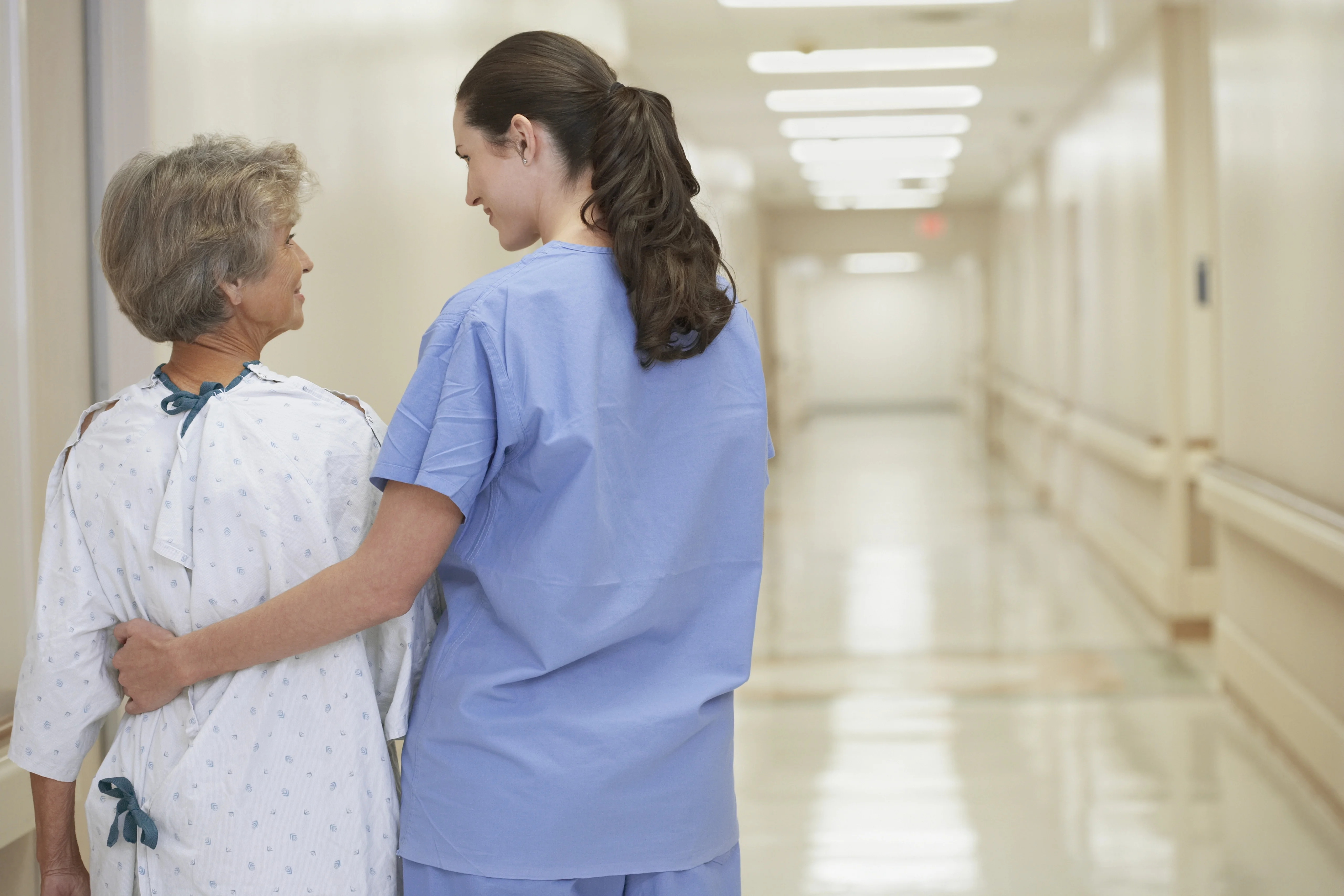 Un médico y un paciente